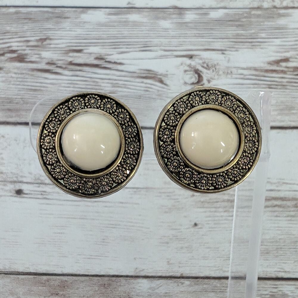 Vintage Clip On Earrings Cream with Flower Pattern Halo